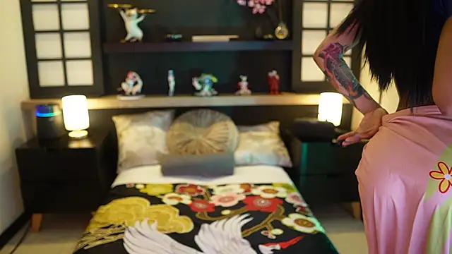 Snapshot of Scarlett_collins02 chatting on 11/11/25, 12:32 Scarlett collins02 online show from 11/11/25, 12:32