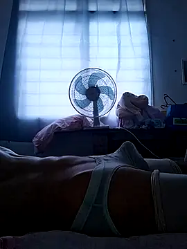 hughug123456 online show from 11/29/25, 11:19