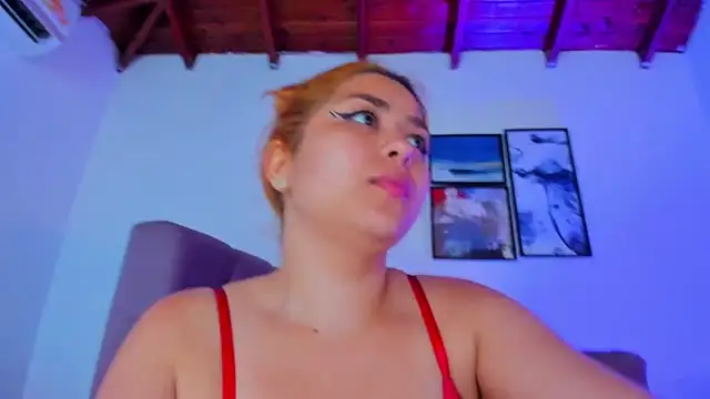 Snapshot of Gretta_Queen chatting on 03/15/25, 01:30 Gretta Queen online show from 03/15/25, 01:30