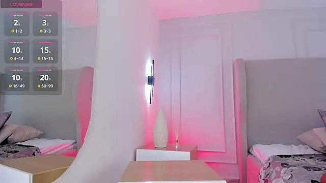 Snapshot of my_friends_mom chatting on 01/29/25, 11:20 my friends mom online show from 01/29/25, 11:20