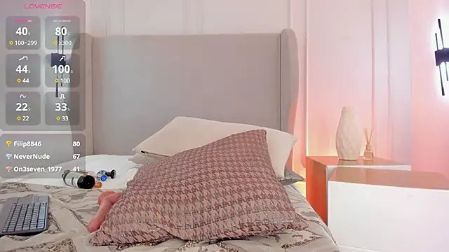 Snapshot of my_friends_mom chatting on 02/24/25, 02:48 my friends mom online show from 02/24/25, 02:48