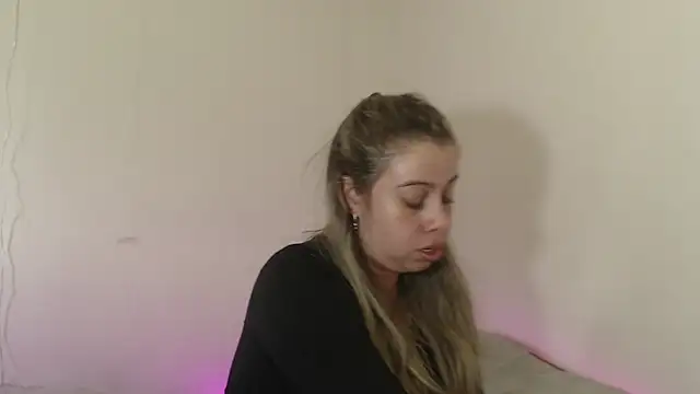 SweetSofty online show from 10/28/25, 09:50