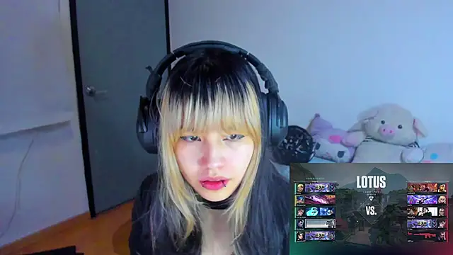 Akane-Mou online show from 01/20/25, 08:30