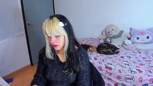 Akane-Mou online show from 03/11/25, 11:33