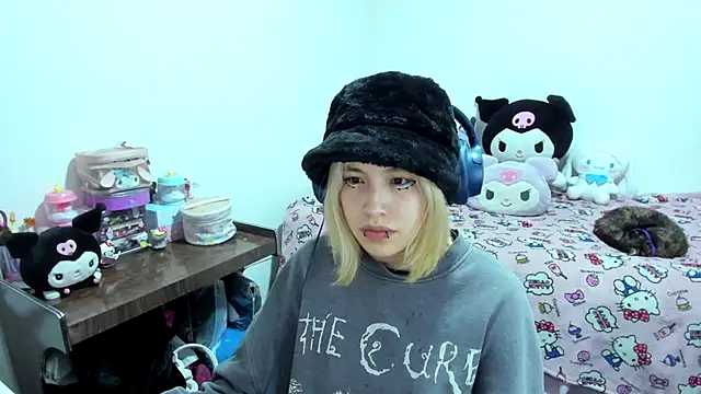 Akane-Mou online show from 09/15/25, 07:08