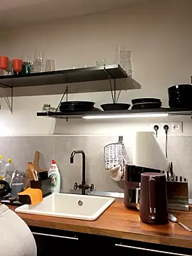 Snapshot of spottyyy chatting on 01/17/26, 03:28 spottyyy online show from 01/17/26, 03:28