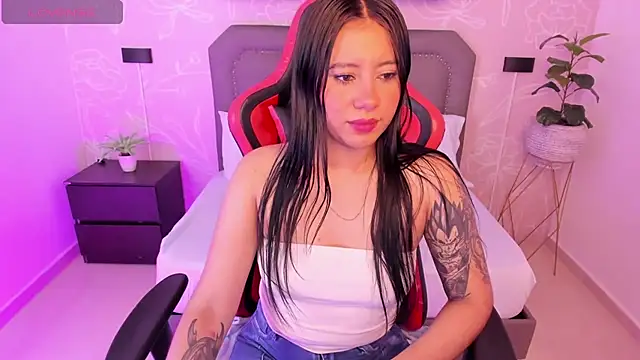 Snapshot of majo_rose chatting on 03/22/25, 07:09 majo rose online show from 03/22/25, 07:09