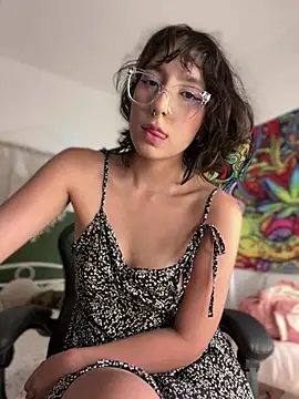 Snapshot of aurora_xoxo chatting on 05/24/26, 03:22 aurora xoxo online show from 05/24/26, 03:22