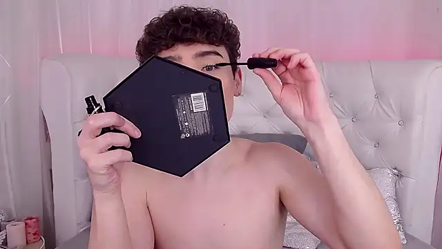 RobbyCharming online show from 10/22/25, 03:51
