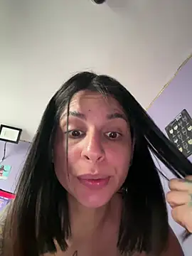Snapshot of charlotte_stevenss_ chatting on 01/12/25, 08:14 charlotte stevenss online show from 01/12/25, 08:14