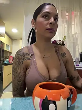 charlotte stevenss  online show from 11/18/25, 02:54