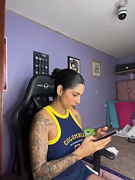Snapshot of charlotte_stevenss_ chatting on 06/12/26, 02:27 charlotte stevenss online show from 06/12/26, 02:27