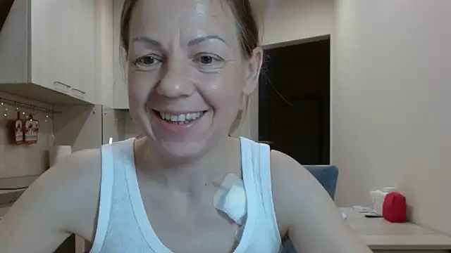 Snapshot of Popppka chatting on 12/24/24, 07:33 Popppka online show from 12/24/24, 07:33