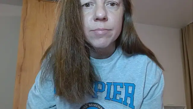 Snapshot of Popppka chatting on 01/31/25, 04:17 Popppka online show from 01/31/25, 04:17