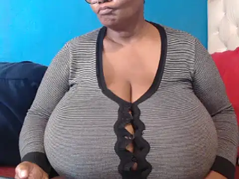 Snapshot of CUTEFIRMMELONSS chatting on 02/16/25, 08:54 CUTEFIRMMELONSS online show from 02/16/25, 08:54