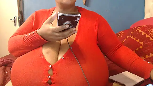 Snapshot of CUTEFIRMMELONSS chatting on 02/22/25, 05:44 CUTEFIRMMELONSS online show from 02/22/25, 05:44