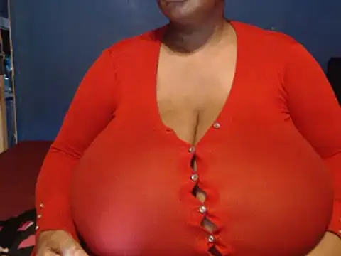 Snapshot of CUTEFIRMMELONSS chatting on 03/19/25, 03:41 CUTEFIRMMELONSS online show from 03/19/25, 03:41