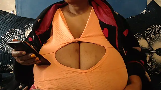 Snapshot of CUTEFIRMMELONSS chatting on 09/17/25, 08:16 CUTEFIRMMELONSS online show from 09/17/25, 08:16