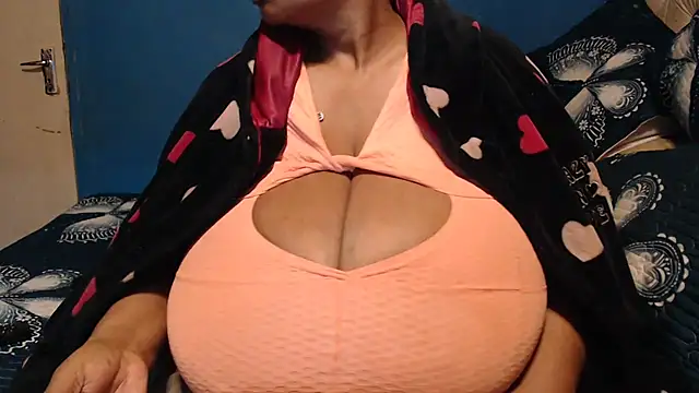 Snapshot of CUTEFIRMMELONSS chatting on 09/18/25, 09:17 CUTEFIRMMELONSS online show from 09/18/25, 09:17