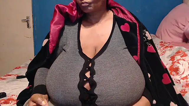 Snapshot of CUTEFIRMMELONSS chatting on 09/29/25, 10:14 CUTEFIRMMELONSS online show from 09/29/25, 10:14