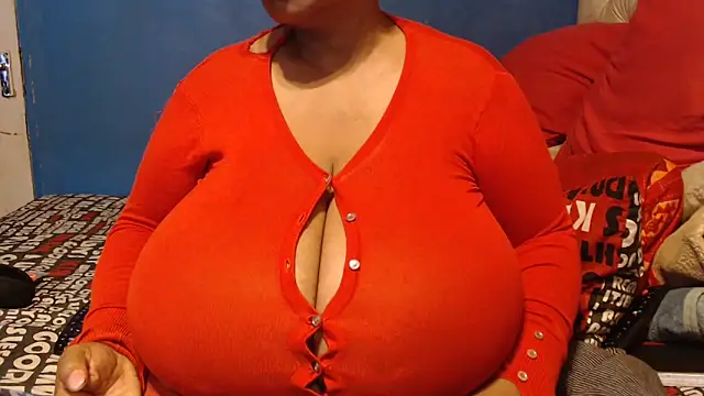 Snapshot of CUTEFIRMMELONSS chatting on 11/16/25, 04:12 CUTEFIRMMELONSS online show from 11/16/25, 04:12