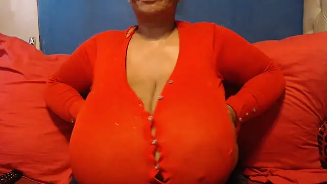 Snapshot of CUTEFIRMMELONSS chatting on 11/25/25, 09:09 CUTEFIRMMELONSS online show from 11/25/25, 09:09