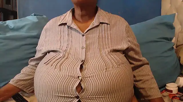 Snapshot of CUTEFIRMMELONSS chatting on 02/06/26, 10:29 CUTEFIRMMELONSS online show from 02/06/26, 10:29