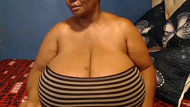 Snapshot of CUTEFIRMMELONSS chatting on 02/23/26, 01:52 CUTEFIRMMELONSS online show from 02/23/26, 01:52