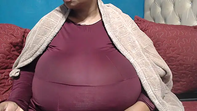 CUTEFIRMMELONSS online show from 05/24/26, 05:23