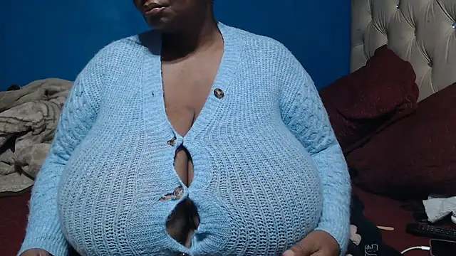 CUTEFIRMMELONSS online show from 05/26/26, 03:46