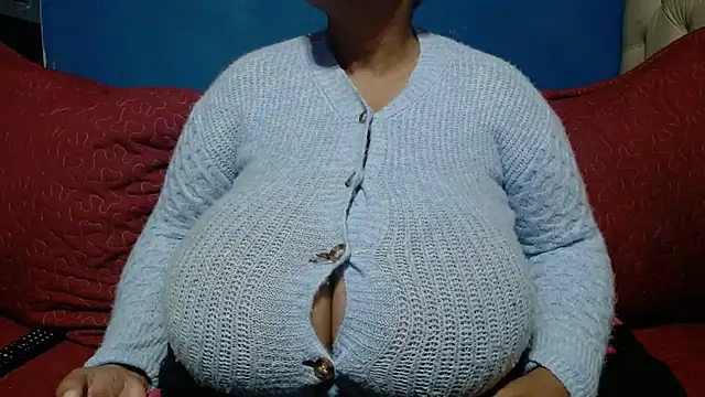 CUTEFIRMMELONSS online show from 05/27/26, 08:17