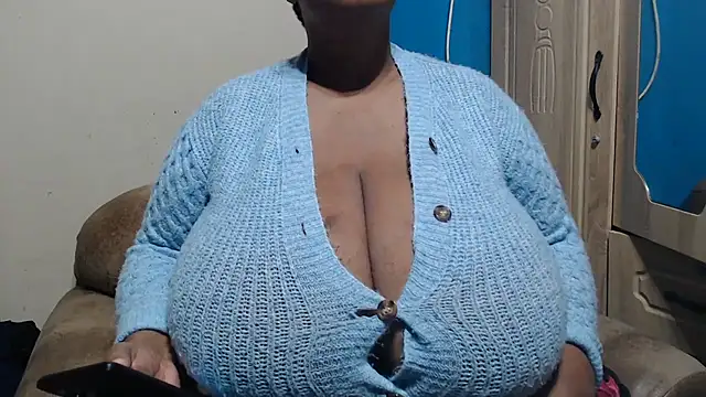 CUTEFIRMMELONSS online show from 07/04/26, 05:52