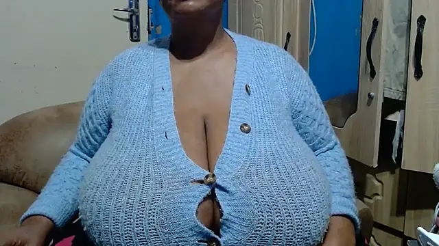 CUTEFIRMMELONSS online show from 07/15/26, 06:02