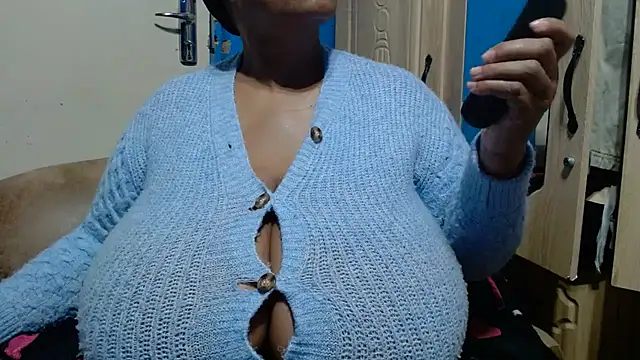 CUTEFIRMMELONSS online show from 07/16/26, 04:35