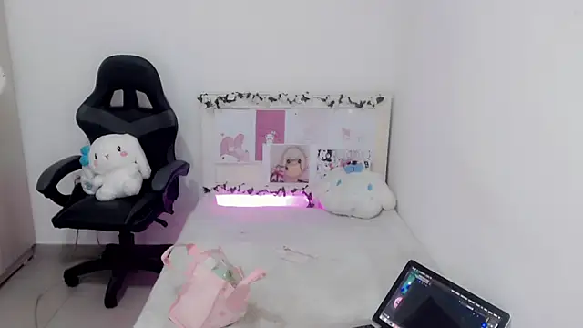 Snapshot of Youlittlepervertt_ chatting on 01/04/25, 01:21 Youlittlepervertt online show from 01/04/25, 01:21