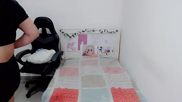 Snapshot of Youlittlepervertt_ chatting on 01/14/25, 05:19 Youlittlepervertt online show from 01/14/25, 05:19