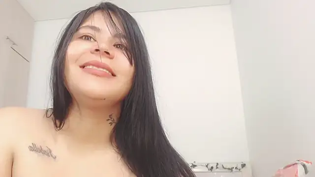 Snapshot of Youlittlepervertt_ chatting on 01/15/25, 07:15 Youlittlepervertt online show from 01/15/25, 07:15