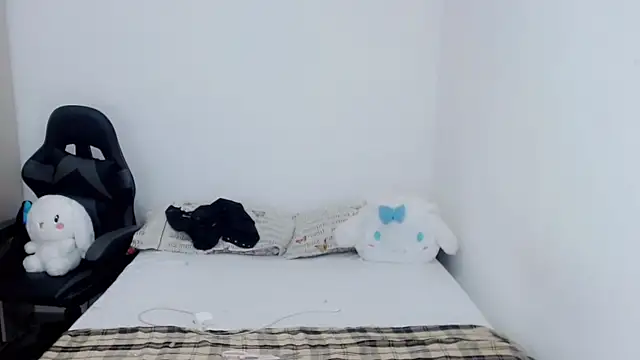 Snapshot of Youlittlepervertt_ chatting on 01/29/25, 04:47 Youlittlepervertt online show from 01/29/25, 04:47