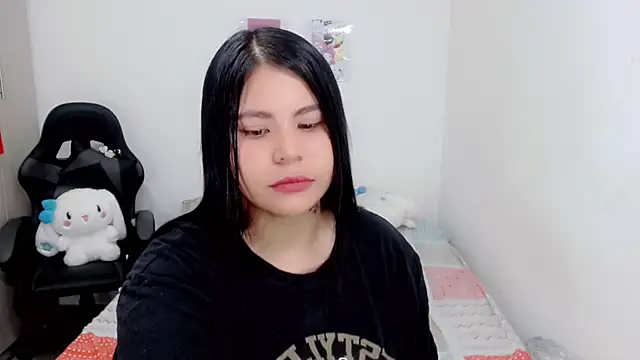 Snapshot of Youlittlepervertt_ chatting on 02/24/25, 10:47 Youlittlepervertt online show from 02/24/25, 10:47