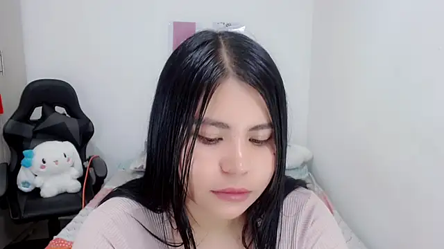 Snapshot of Youlittlepervertt_ chatting on 02/25/25, 01:52 Youlittlepervertt online show from 02/25/25, 01:52