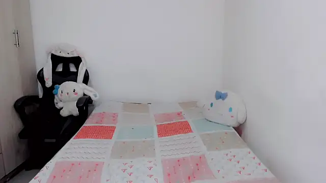 Snapshot of Youlittlepervertt_ chatting on 09/26/25, 05:11 Youlittlepervertt online show from 09/26/25, 05:11