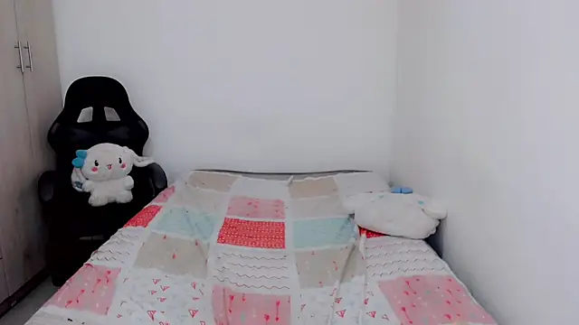 Snapshot of Youlittlepervertt_ chatting on 10/16/25, 03:02 Youlittlepervertt online show from 10/16/25, 03:02