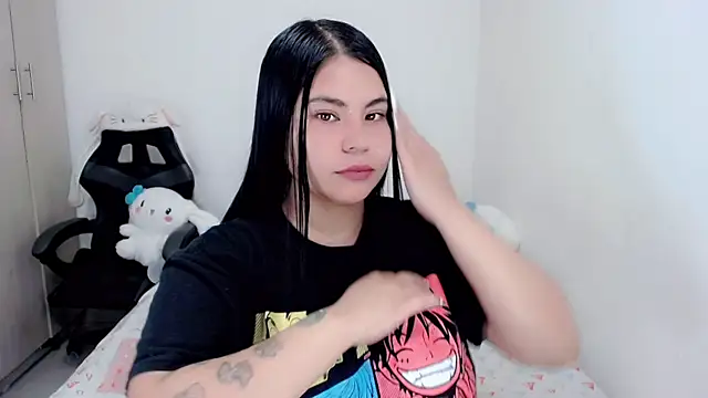 Snapshot of Youlittlepervertt_ chatting on 10/23/25, 12:32 Youlittlepervertt online show from 10/23/25, 12:32