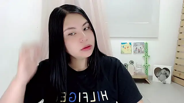 Snapshot of Youlittlepervertt_ chatting on 11/20/25, 11:21 Youlittlepervertt online show from 11/20/25, 11:21