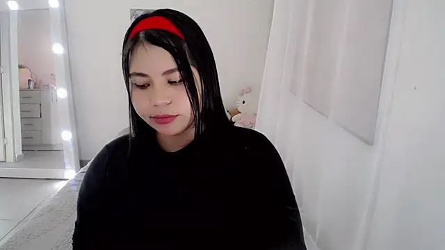 Snapshot of Youlittlepervertt_ chatting on 05/17/26, 08:05 Youlittlepervertt online show from 05/17/26, 08:05