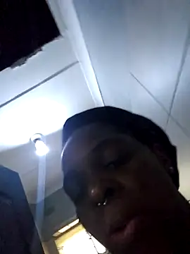 Shaniko89 online show from 11/30/25, 03:54