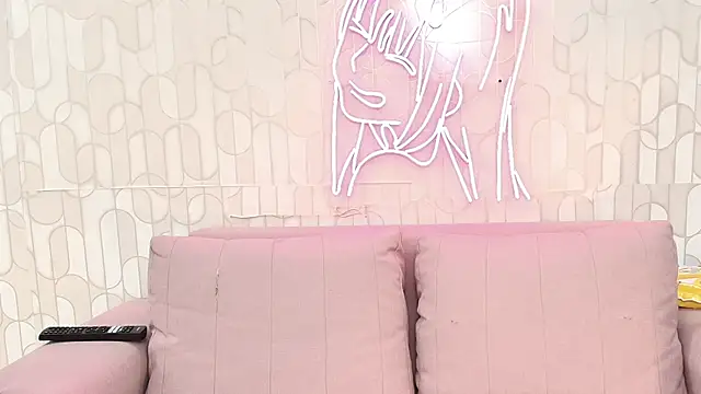 Snapshot of lara_murphy chatting on 10/08/25, 03:04 lara murphy online show from 10/08/25, 03:04