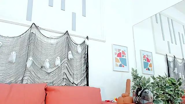 Snapshot of lara_murphy chatting on 10/21/25, 03:07 lara murphy online show from 10/21/25, 03:07