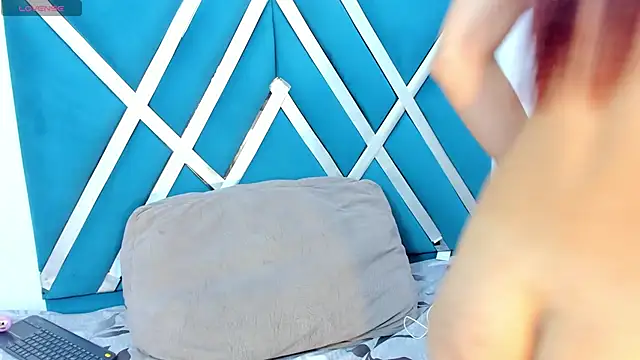 Snapshot of lara_murphy chatting on 11/14/25, 12:53 lara murphy online show from 11/14/25, 12:53