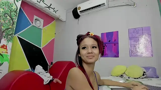 Snapshot of MarianaManzur chatting on 01/23/25, 01:45 MarianaManzur online show from 01/23/25, 01:45